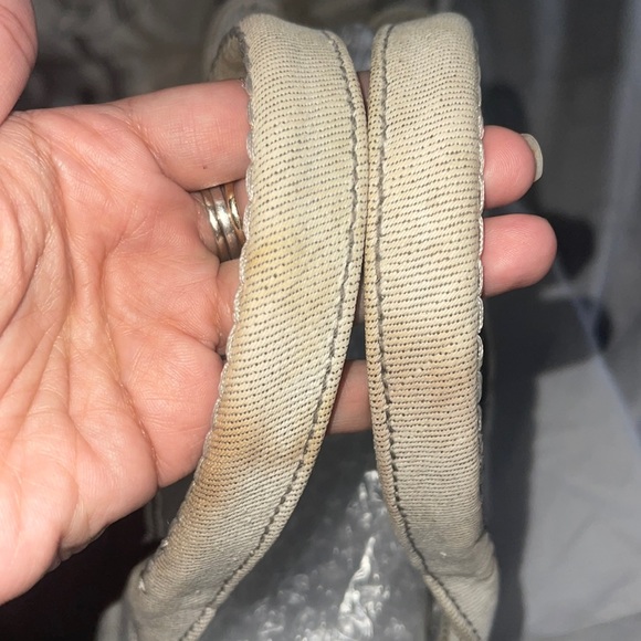 Authentic Prada Canapa - Picture 10 of 17